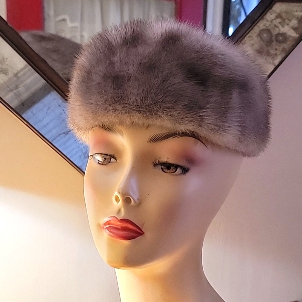Mink SilverBlue  Pillbox Hat vtge